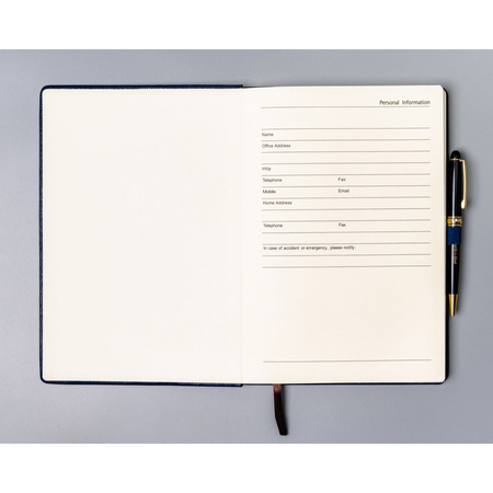 Granatfarbenes Notizbuch im B5-Format mit Gummibandverschluss, liniert - Peterson