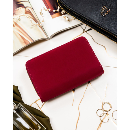 Horizontale Damen-Geldbörse aus Öko-Leder in Bordeauxrot, mit Reißverschluss und Druckknopf geschlossen - Peterson