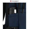Dunkelblauer Reise-Rucksack aus Polyester mit Laptopfach, aufgehängt an verstellbaren Schultergurten – Peterson