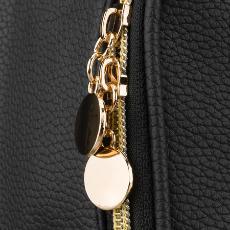 Schwarze, praktische Kosmetiktasche aus Öko-Leder mit Reißverschluss – Rovicky