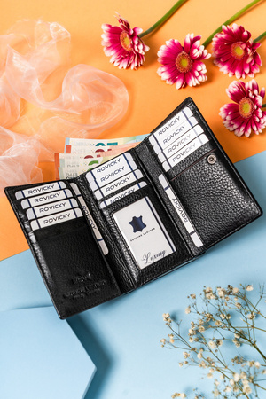 Geräumige, horizontale Damen Geldbörse aus Leder – Lorenti