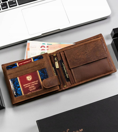 Große Herren Geldbörse aus Leder mit Zierprägung – Peterson