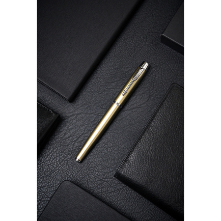 Oliwgrüner Metallkugelschreiber mit schwarzer Mine – Peterson