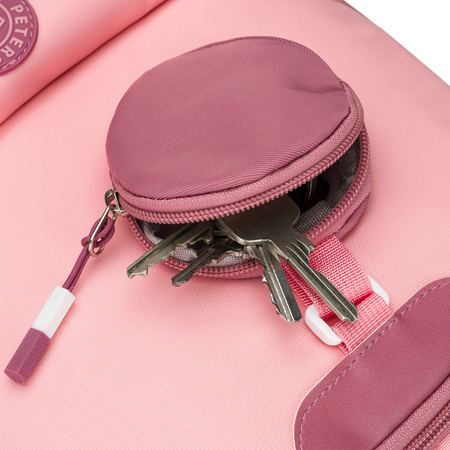 Geräumiger Schulrucksack aus Polyester in Rosa, aufgehängt an verstellbaren Trägern – Peterson