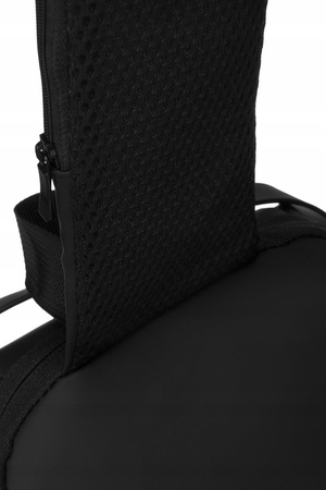Robuster Schulterrucksack mit USB-Port – Peterson