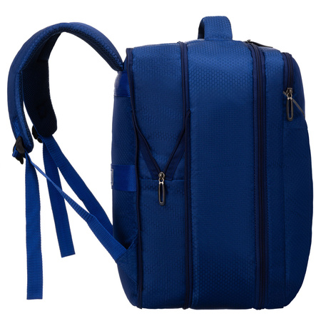 Dunkelblauer Rucksack aus Polyester mit atmungsaktiven Schultergurten ausgestattet – Peterson