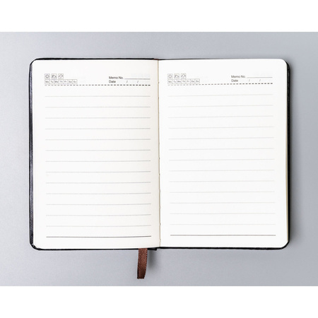 Schwarzes Notizbuch im A6-Format, liniert, mit Gummibandverschluss – Peterson