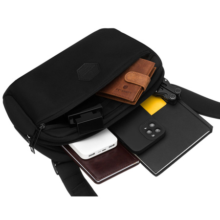 Sportliche Gürteltasche in Schwarz mit Reißverschluss, zweifach unterteilt – Peterson