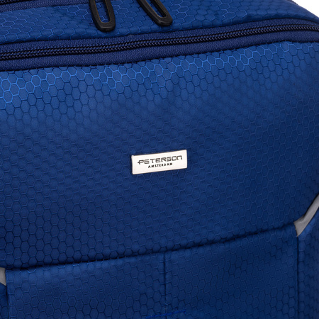 Dunkelblauer Rucksack aus Polyester mit atmungsaktiven Schultergurten ausgestattet – Peterson