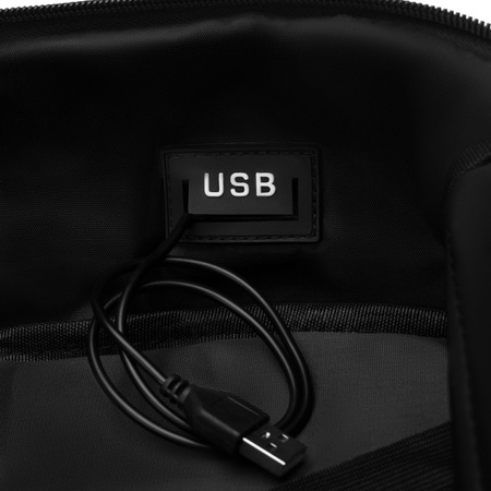 Reise-Rucksack aus Polyester in Schwarz, ideal für Handgepäck – Peterson