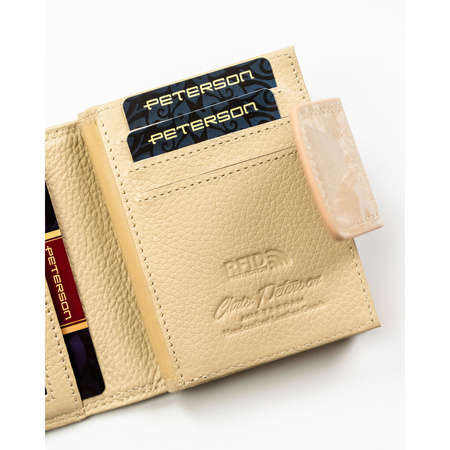 Kleine, beige Damen-Geldbörse, mit Bügelverschluss und Druckknopf geschlossen, mit Pflanzenmuster bedeckt – Peterson