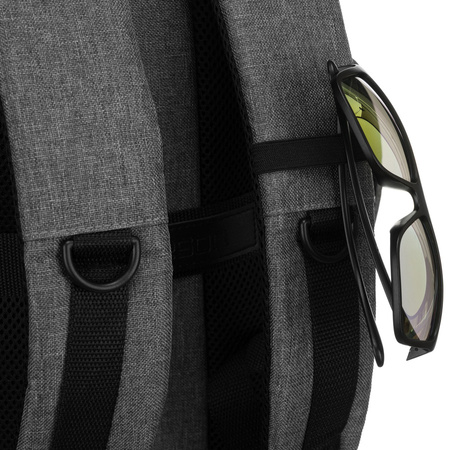 Reise-Rucksack aus Polyester in Grau, ausgestattet mit einem ansteckbaren Gürtel – Peterson