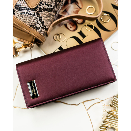 Damen-Geldbörse aus Natur- und Öko-Leder in violetter Farbe, mit Magnet und Reißverschluss verschließbar - Peterson