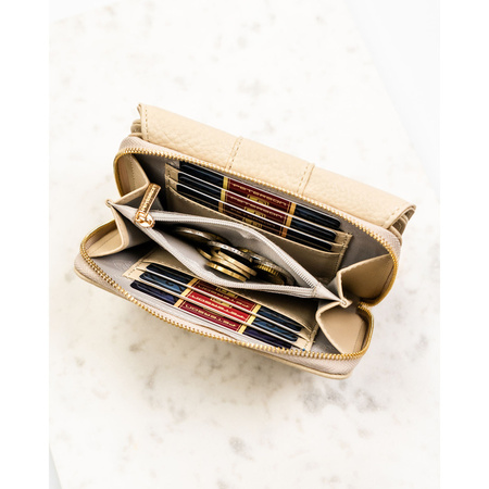 Beige Damen-Geldbörse aus Öko-Leder mit Noppenstruktur, mit Druckknopfverschluss - Peterson