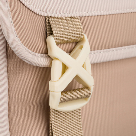 Praktischer Schulrucksack aus Polyester in Beige mit einer zusätzlichen Tasche und Platz für eine Trinkflasche - Peterson