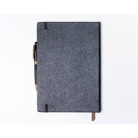 B5 Notizbuch in Grau, gepunktet und mit Verschlussgummi – Peterson