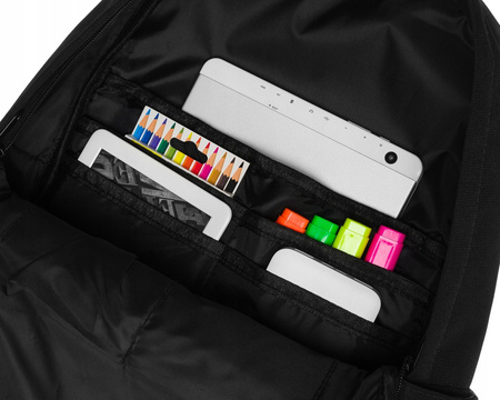 Sportlicher, geräumiger Rucksack in Schwarz mit Außentaschen – Peterson