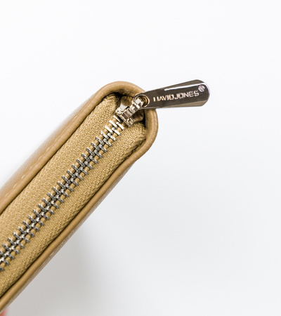 Große Damen Geldbörse im Federmäppchen-Stil aus glattem Öko-Leder – David Jones