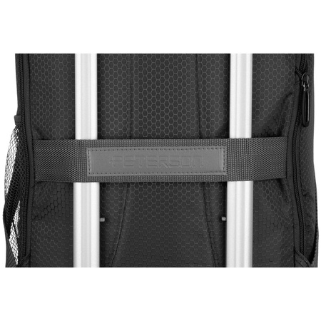 Grauer Reise-Rucksack aus Polyester, aufgehängt an verstellbaren Trägern - Peterson