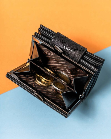 Kleine Damen Geldbörse aus Leder mit Druckknopf und Bügelverschluss – Lorenti