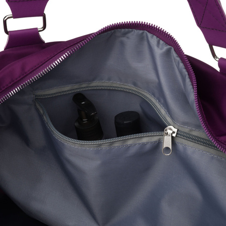 Sportliche Trainingstasche aus Polyester in Violett - Peterson