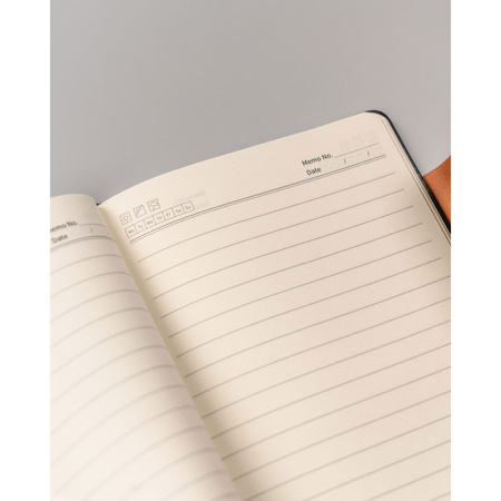 Schwarz-brauner Planer im A5-Format mit Magnetverschluss – Peterson