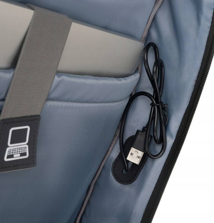 Wasserabweisender Reiserucksack mit Laptopfach – Peterson