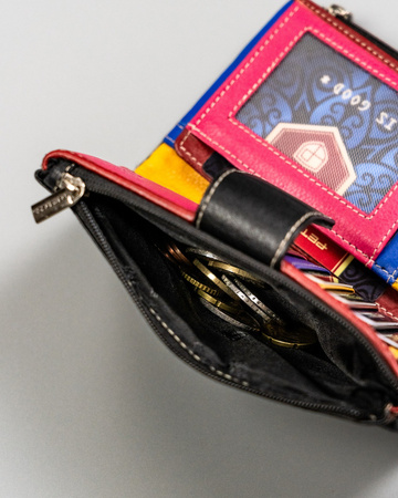 Mittelgroße Damen Geldbörse aus Leder in Schwarz – Peterson