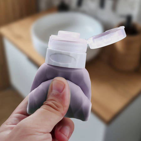 Reisebunte Silikonflaschen im Kosmetiketui – Peterson