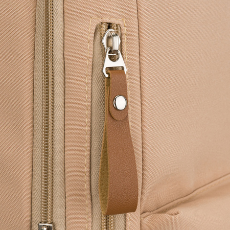 Beiger Schulrucksack aus Polyester mit Laptopfach, mit Reißverschluss geschlossen – Peterson