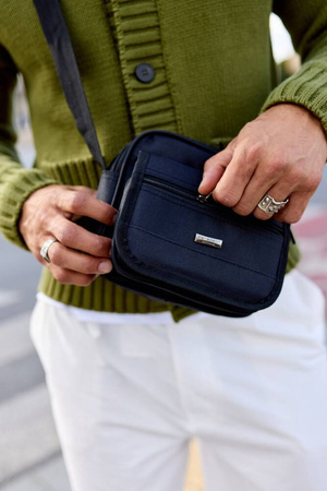 Kompakte Herren Umhängetasche aus Polyester – Peterson