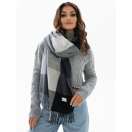 Damen-Schal aus Polyester in der dominierenden Farbe Schwarz, verziert mit Fransen – Rovicky