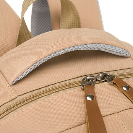 Beiger Schulrucksack aus Polyester mit Laptopfach, mit Reißverschluss geschlossen – Peterson