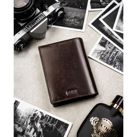 Elegante Herren-Geldbörse aus Leder in Braun ohne Außenschließe - Peterson