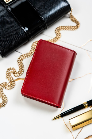 Geschenkset: Damen Geldbörse aus Leder und Schlüsselanhänger – Peterson