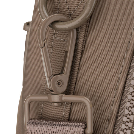 Kleiner, beiger Damen-Rucksack aus Polyester, ausgestattet mit einem zusätzlichen Gürtel - Peterson