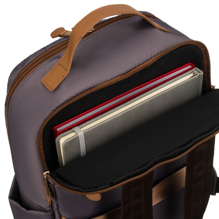 Damen-Rucksack in Grau, an verstellbaren Trägern hängend und mit Reißverschluss geschlossen - Peterson