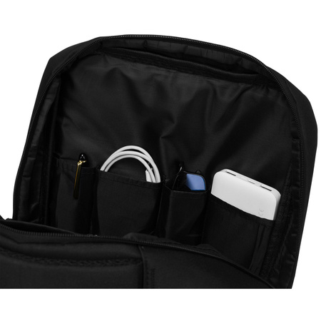 Minimalistischer Reiserucksack mit USB-Anschluss – Peterson