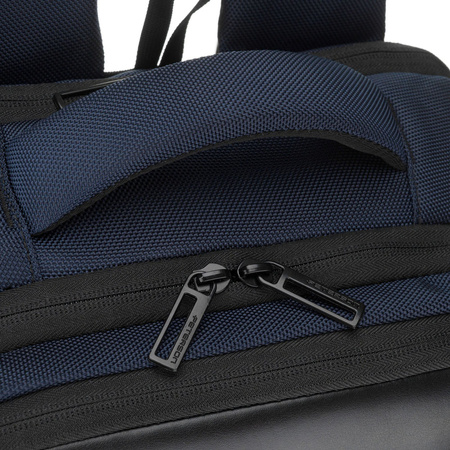 Granatblauer Reiserucksack mit Laptopfach bis zu 14 Zoll – Peterson
