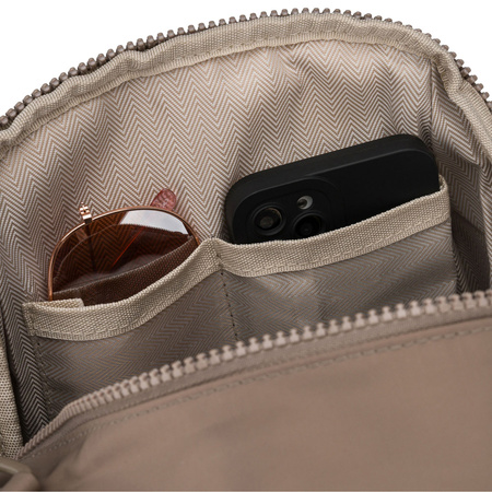 Kleiner, beiger Damen-Rucksack aus Polyester, ausgestattet mit einem zusätzlichen Gürtel - Peterson