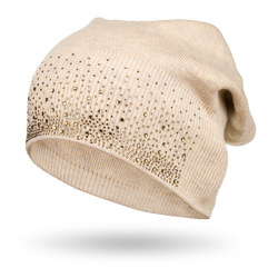 Beanie Mütze mit Kristallen in Beige – Peterson