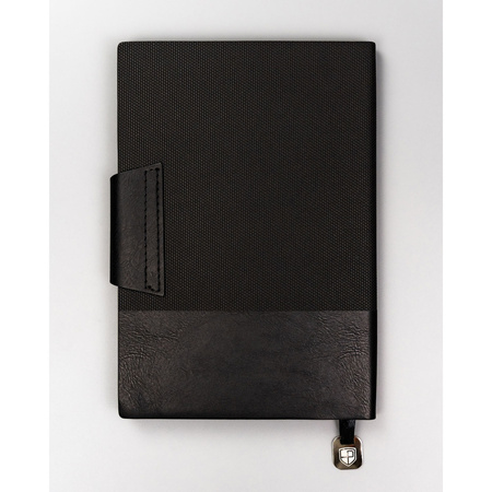 Schwarzes Notizbuch A5 mit Magnetverschluss – Peterson