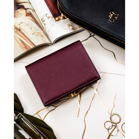 Mittelgroße Damen-Geldbörse aus Natur- und Öko-Leder in violetter Farbe - Peterson