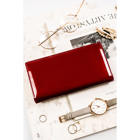 Lackierte Damen Geldbörse aus Leder in Rot mit Magnetverschluss – Peterson