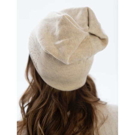 Beanie Mütze mit Kristallen in Beige – Peterson