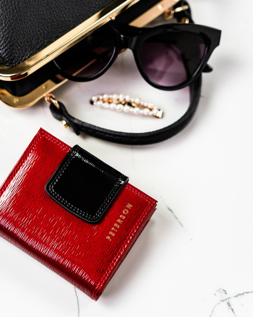 Kompakte Damen-Geldbörse aus lackiertem Naturleder – Peterson