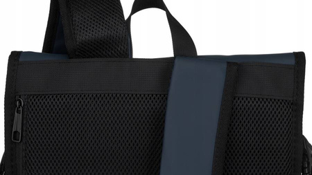 Dunkelblauer Sport-Rucksack mit atmungsaktivem Rückenmaterial – Peterson