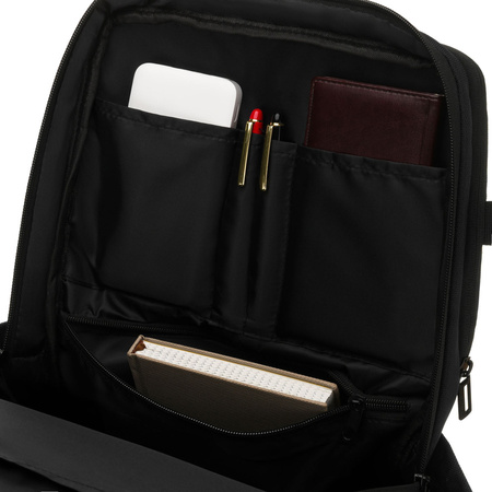 Reise-Rucksack aus Polyester in Schwarz mit Laptopfach - Peterson