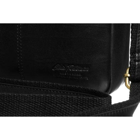 Schwarze Herren-Umhängetasche aus Leder mit Tasche, mit Reißverschluss geschlossen - Peterson