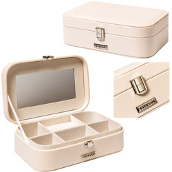 Geräumige Schmuckschatulle in Beige – Peterson